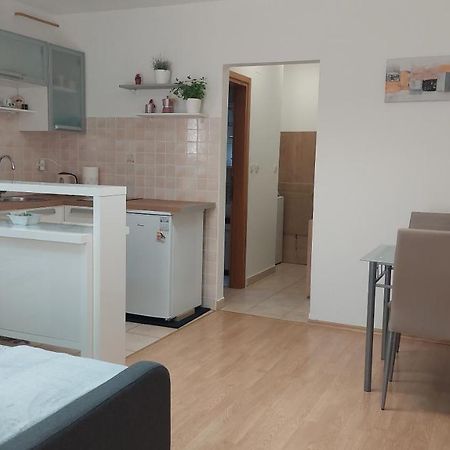 Studio 7Even Ground Floor Apartment Pula Bagian luar foto