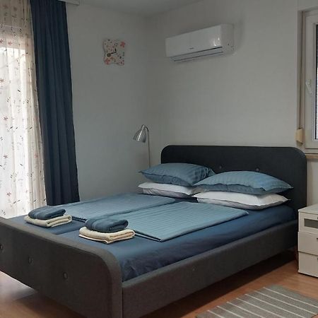 Studio 7Even Ground Floor Apartment Pula Bagian luar foto